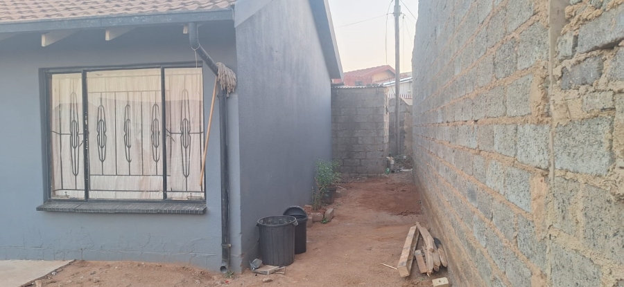 2 Bedroom Property for Sale in Tembisa Central Gauteng