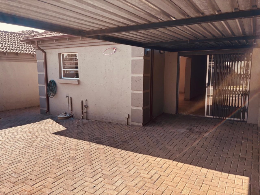 3 Bedroom Property for Sale in Agavia Gauteng