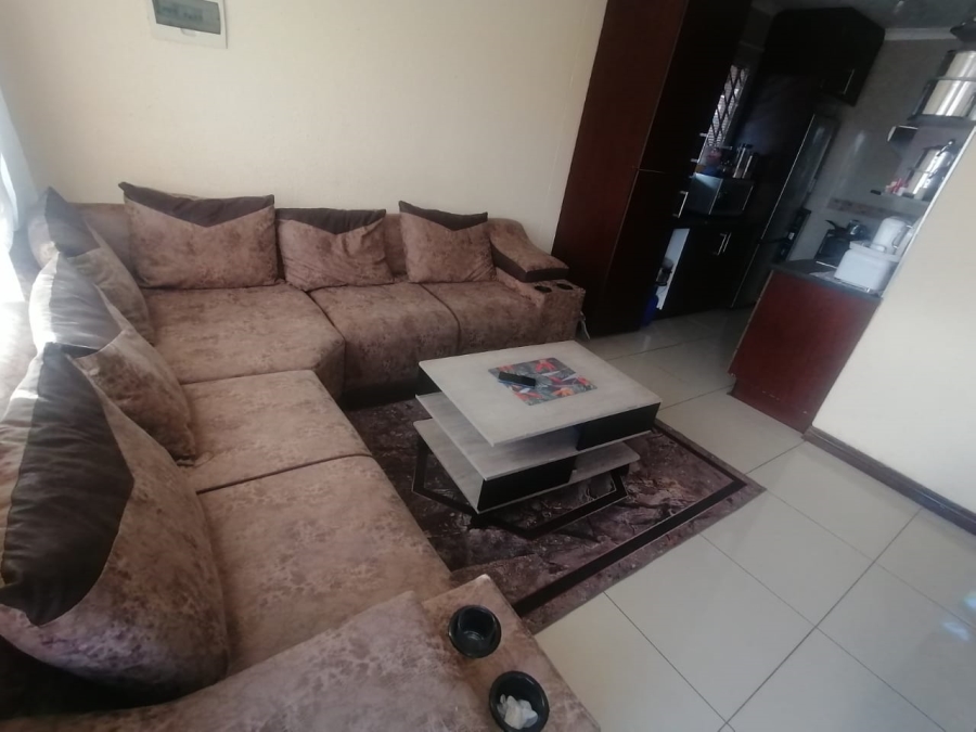 2 Bedroom Property for Sale in Lotus Gardens Gauteng