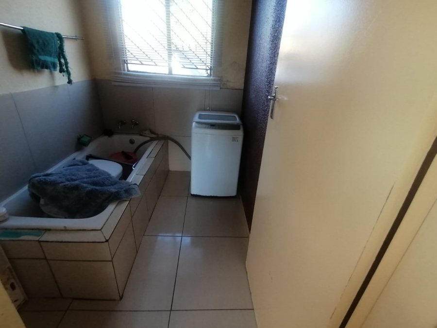 2 Bedroom Property for Sale in Lotus Gardens Gauteng