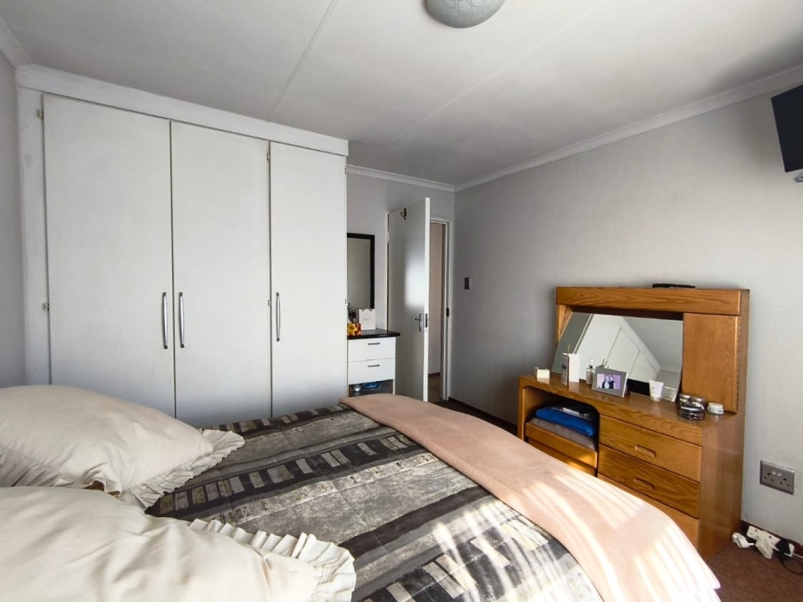 2 Bedroom Property for Sale in Meyersdal Gauteng