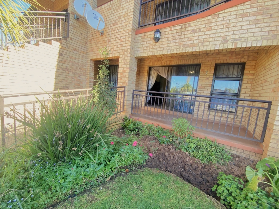 2 Bedroom Property for Sale in Monument Gauteng