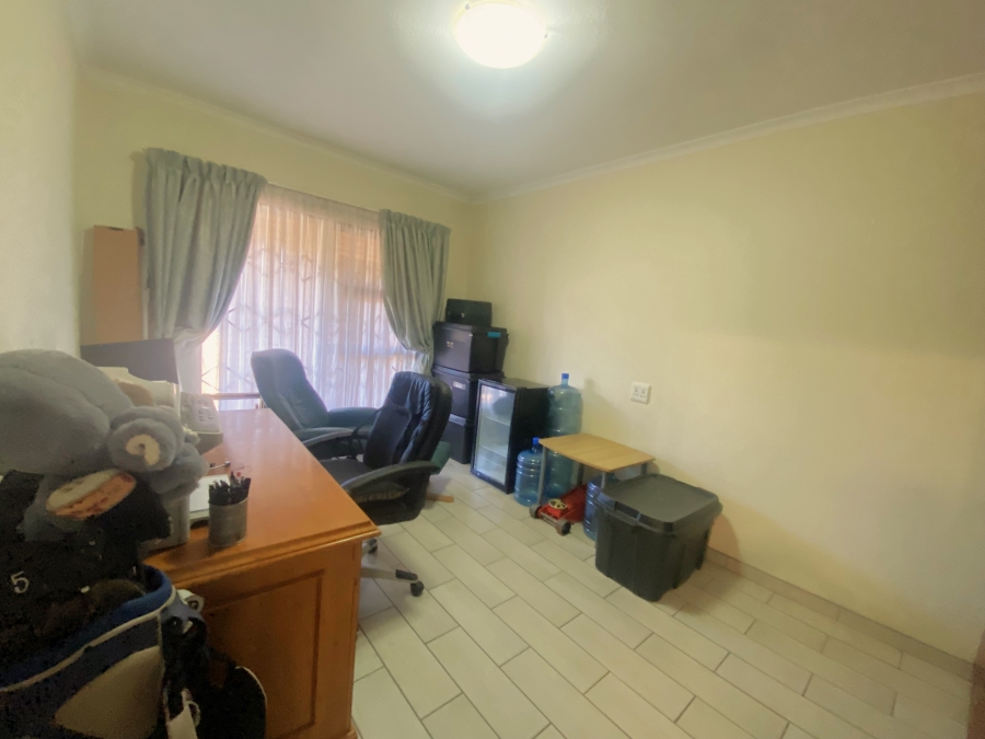 2 Bedroom Property for Sale in Monument Gauteng