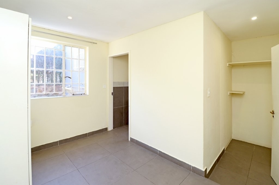 To Let 1 Bedroom Property for Rent in Cyrildene Gauteng