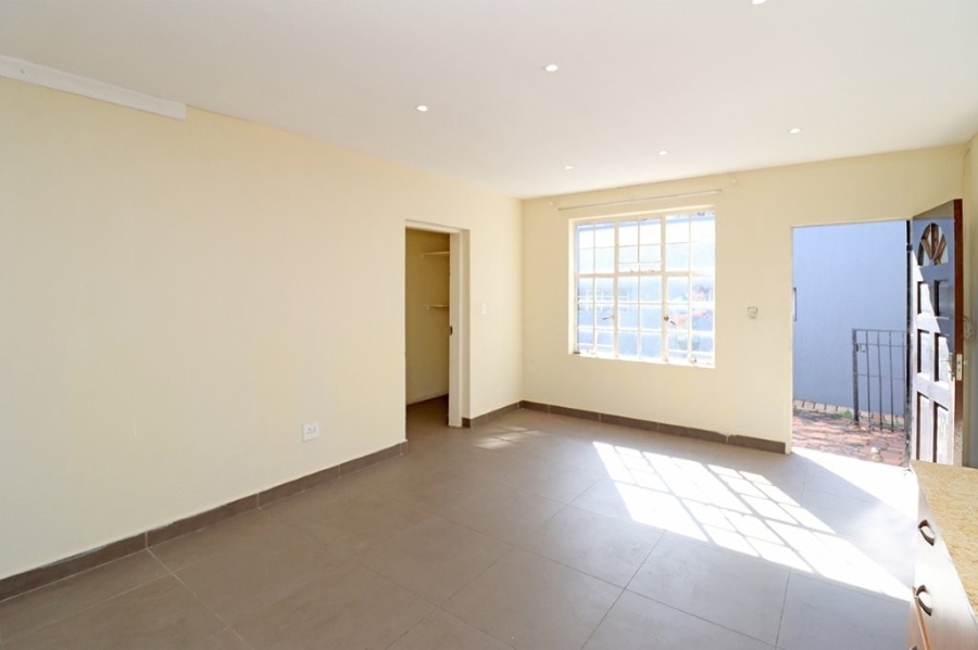 To Let 1 Bedroom Property for Rent in Cyrildene Gauteng