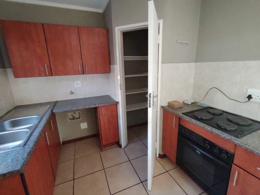 2 Bedroom Property for Sale in The Reeds Gauteng