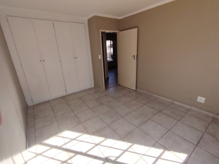 2 Bedroom Property for Sale in The Reeds Gauteng