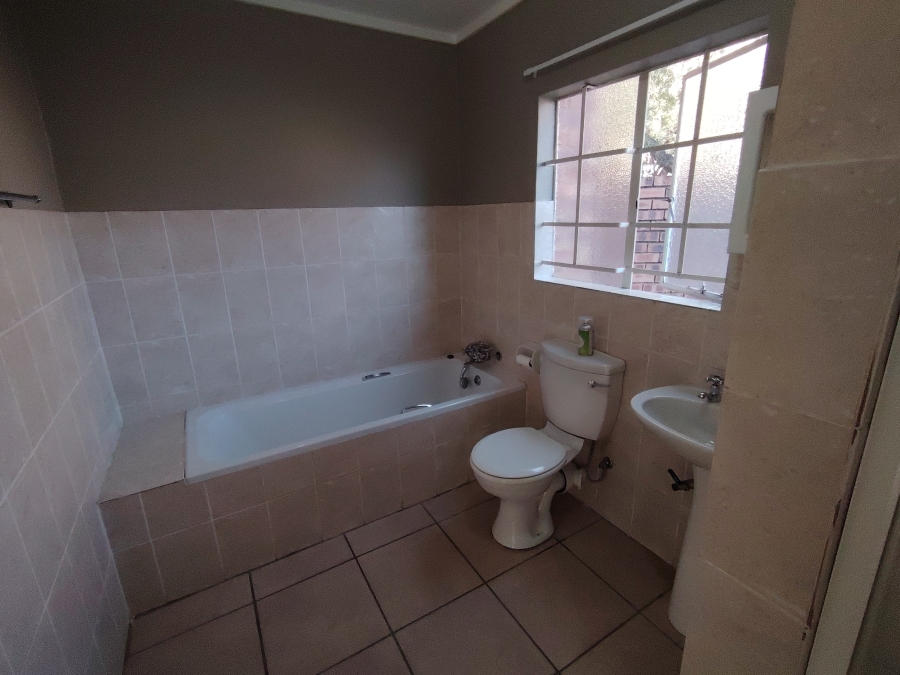 2 Bedroom Property for Sale in The Reeds Gauteng