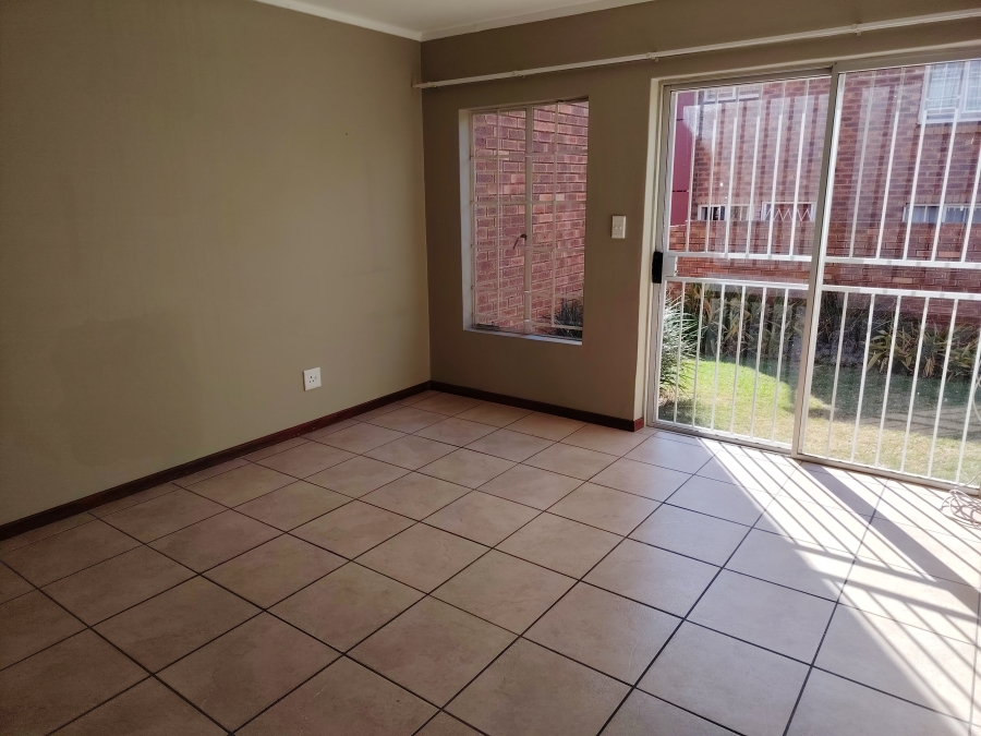 2 Bedroom Property for Sale in The Reeds Gauteng
