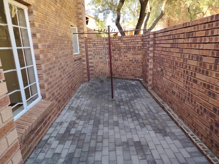 2 Bedroom Property for Sale in The Reeds Gauteng