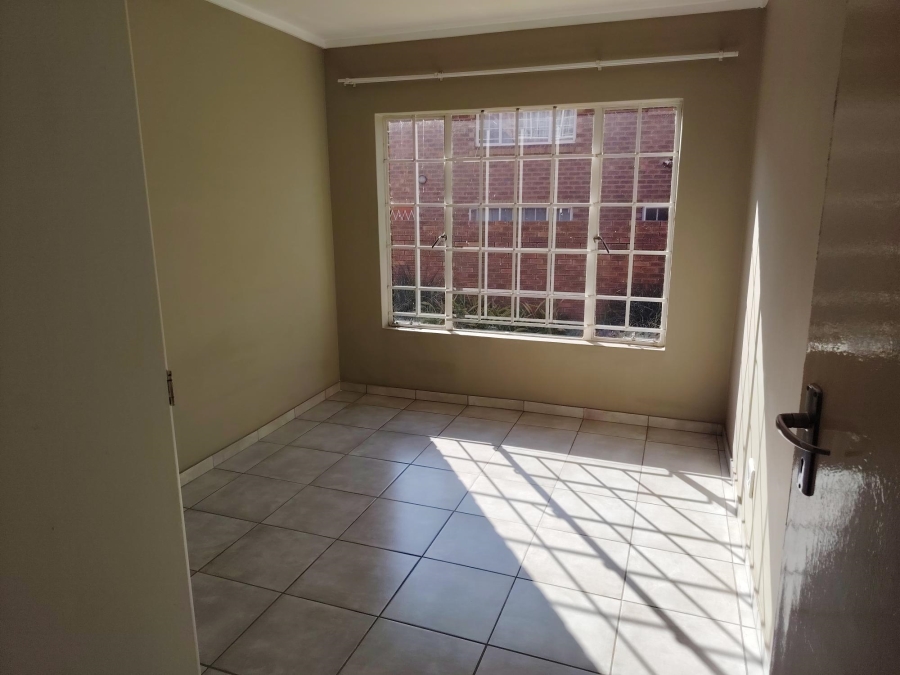2 Bedroom Property for Sale in The Reeds Gauteng