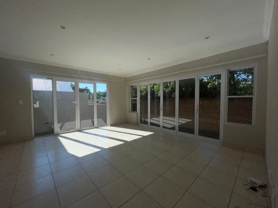 3 Bedroom Property for Sale in Fairland Gauteng