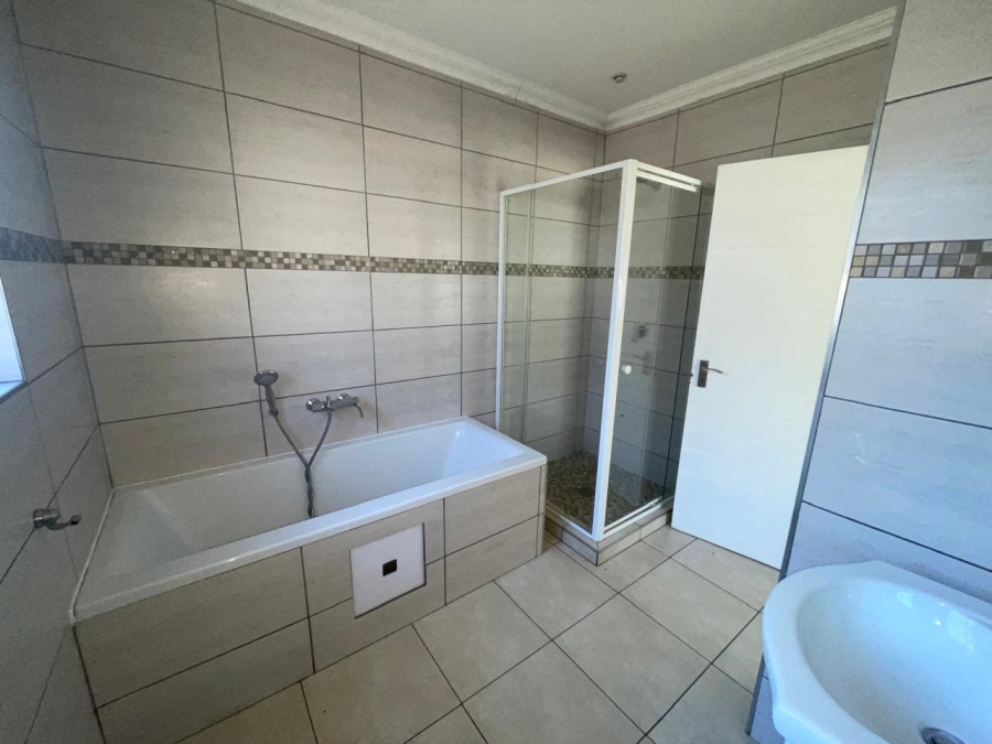 3 Bedroom Property for Sale in Fairland Gauteng