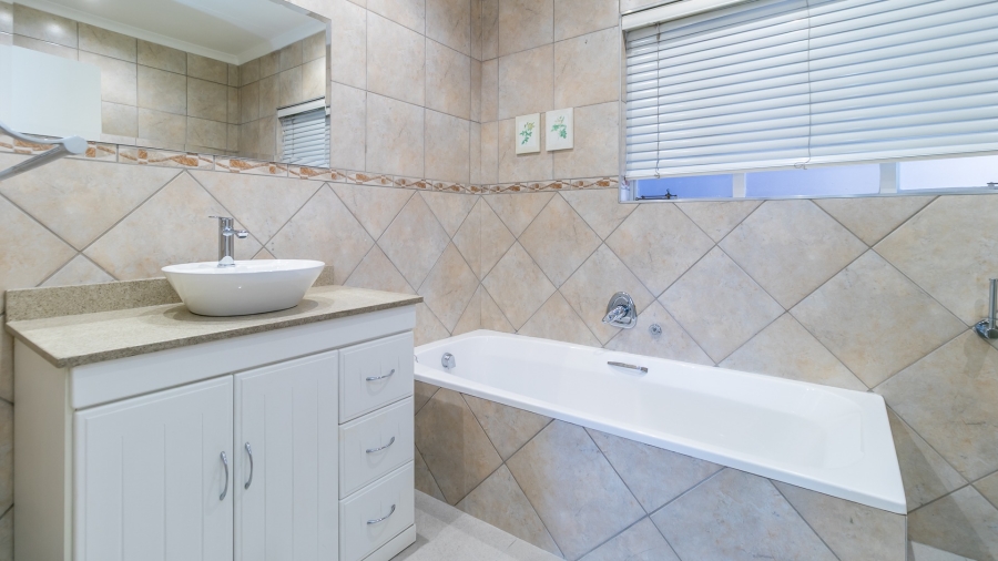 2 Bedroom Property for Sale in Fairland Gauteng