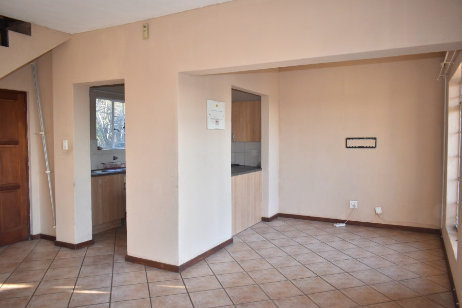 2 Bedroom Property for Sale in La Montagne Gauteng