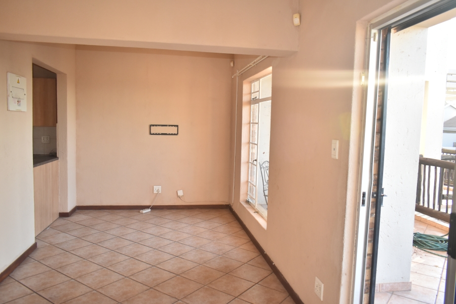 2 Bedroom Property for Sale in La Montagne Gauteng