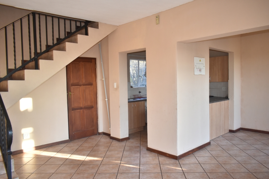 2 Bedroom Property for Sale in La Montagne Gauteng
