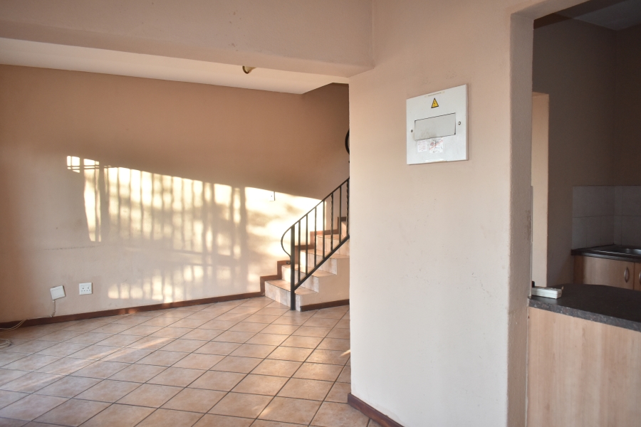 2 Bedroom Property for Sale in La Montagne Gauteng
