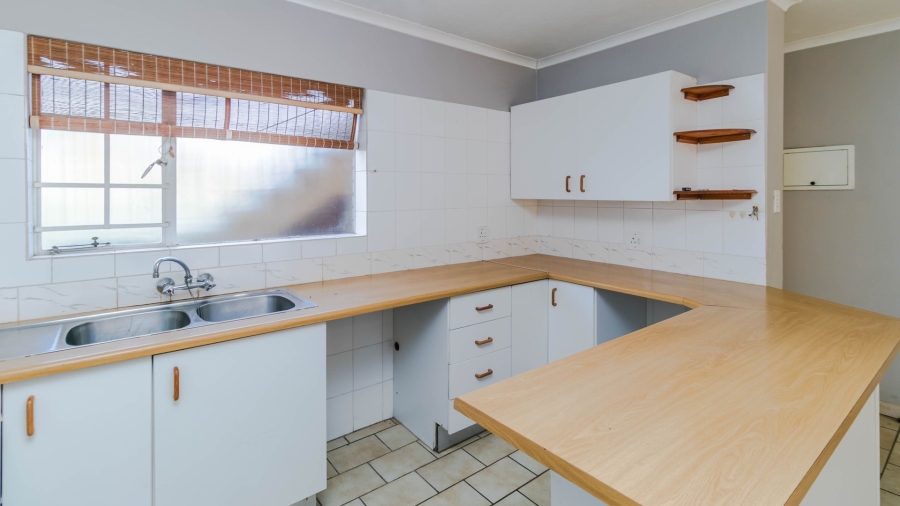 To Let 2 Bedroom Property for Rent in Halfway Gardens Gauteng