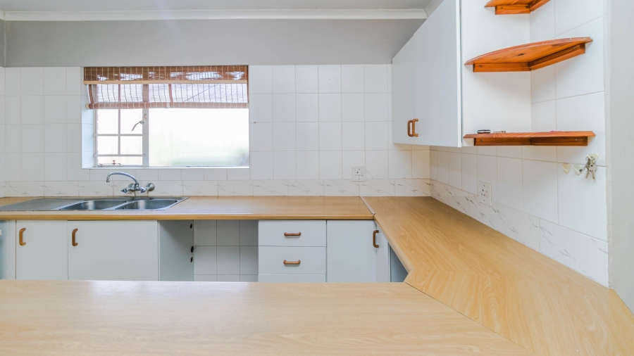 To Let 2 Bedroom Property for Rent in Halfway Gardens Gauteng