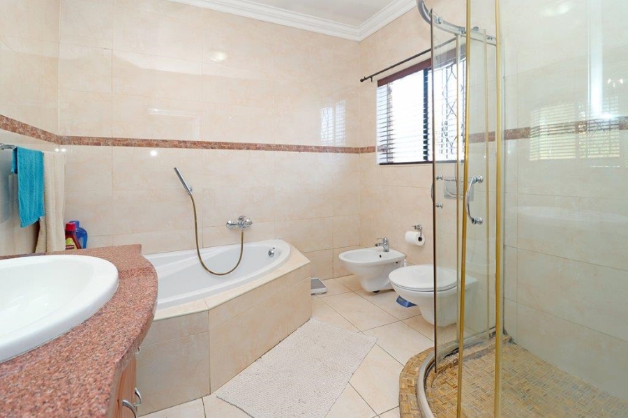 3 Bedroom Property for Sale in Marais Steyn Park Gauteng