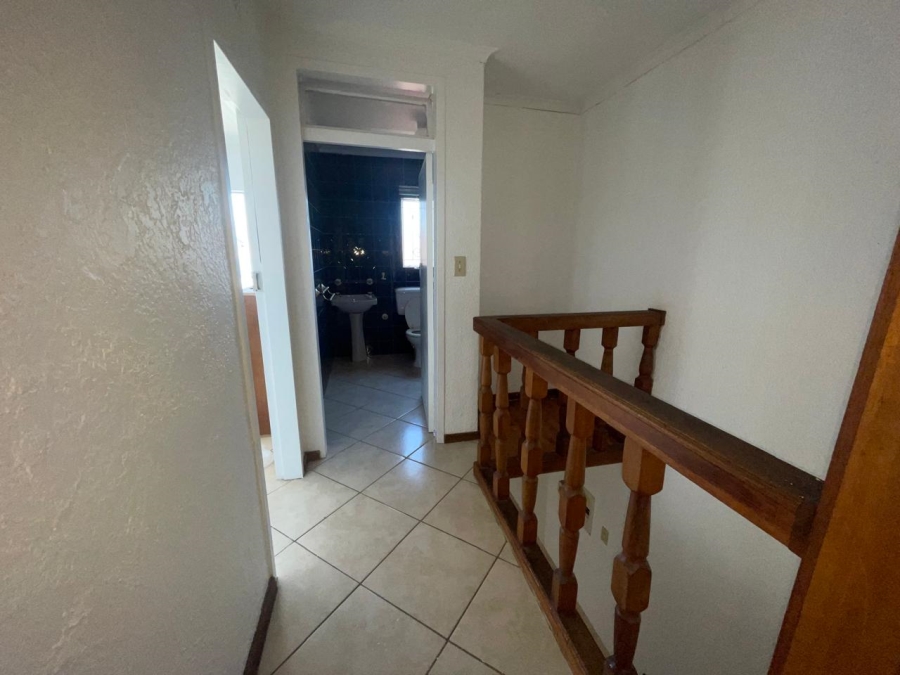 2 Bedroom Property for Sale in Fairland Gauteng