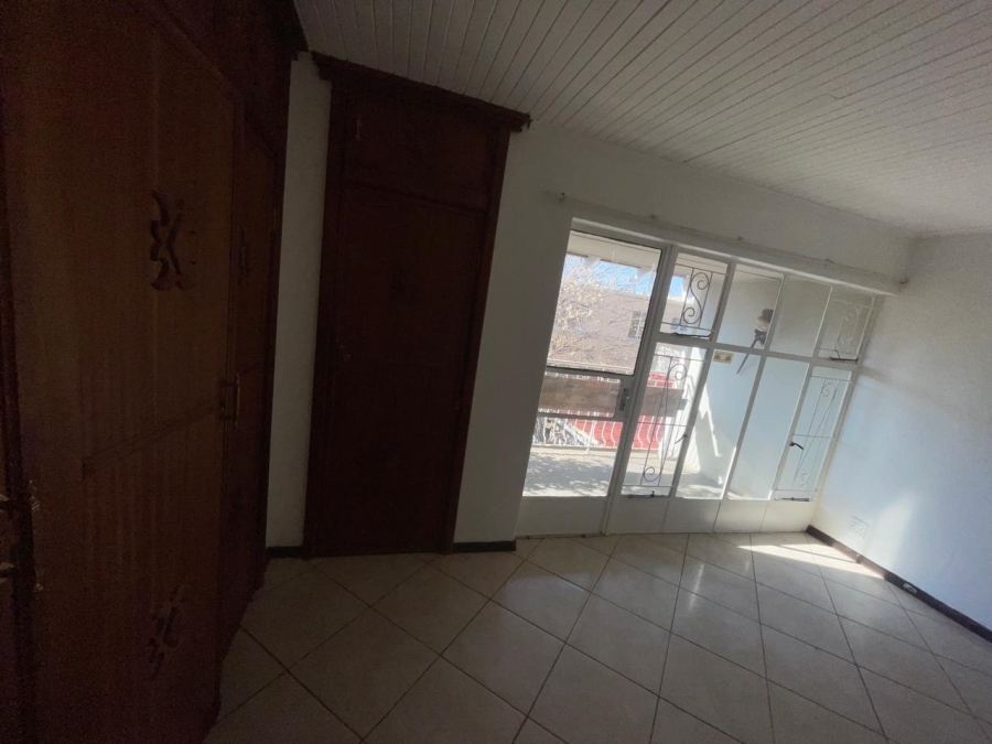 2 Bedroom Property for Sale in Fairland Gauteng