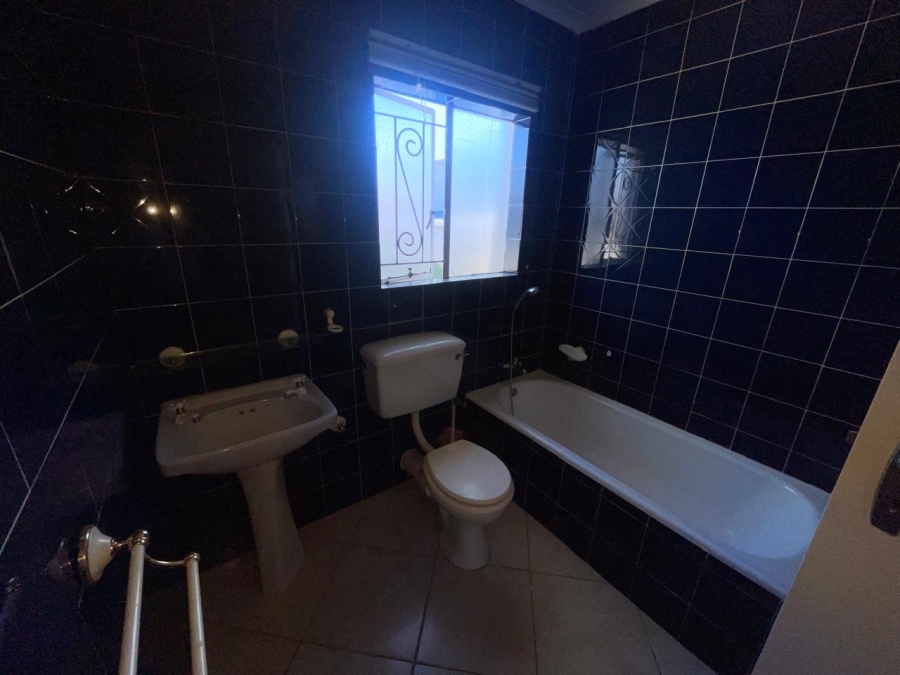2 Bedroom Property for Sale in Fairland Gauteng