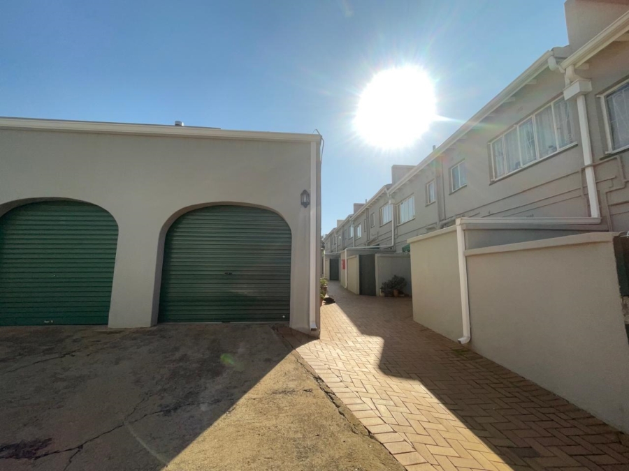 2 Bedroom Property for Sale in Fairland Gauteng