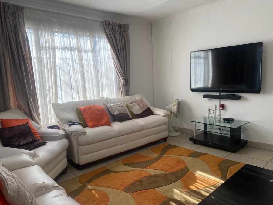 To Let 3 Bedroom Property for Rent in Moroka North Gauteng