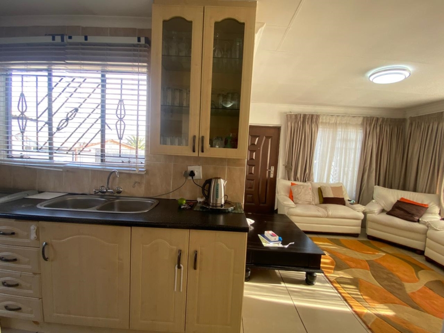 To Let 3 Bedroom Property for Rent in Moroka North Gauteng
