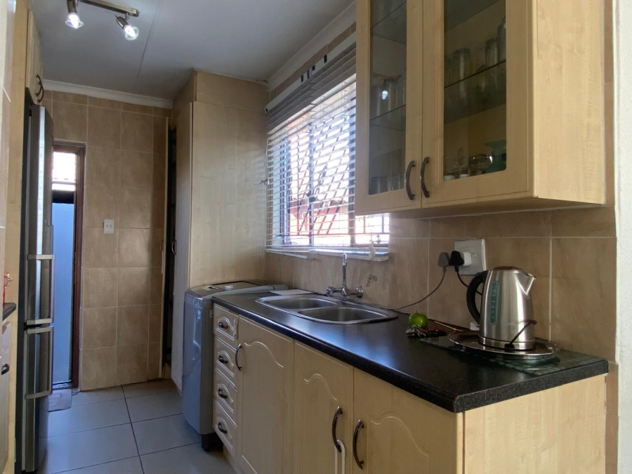 To Let 3 Bedroom Property for Rent in Moroka North Gauteng