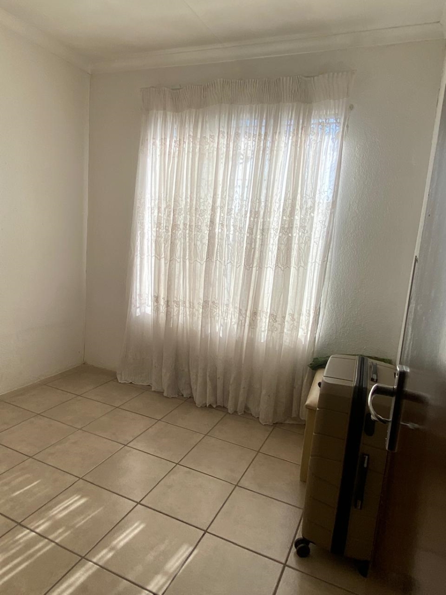 To Let 3 Bedroom Property for Rent in Moroka North Gauteng