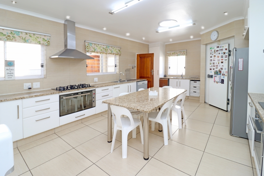 6 Bedroom Property for Sale in Glenhazel Gauteng