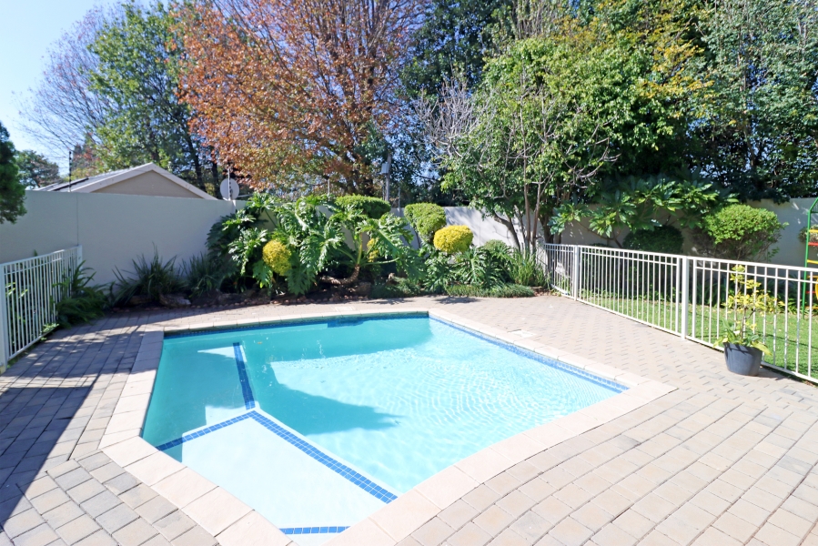 6 Bedroom Property for Sale in Glenhazel Gauteng