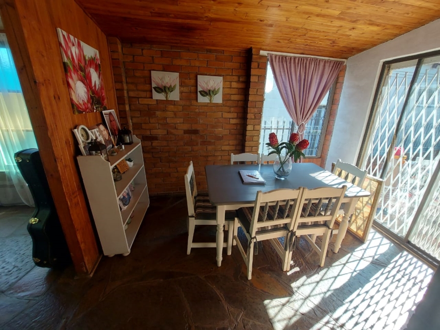 3 Bedroom Property for Sale in Mountain View Gauteng