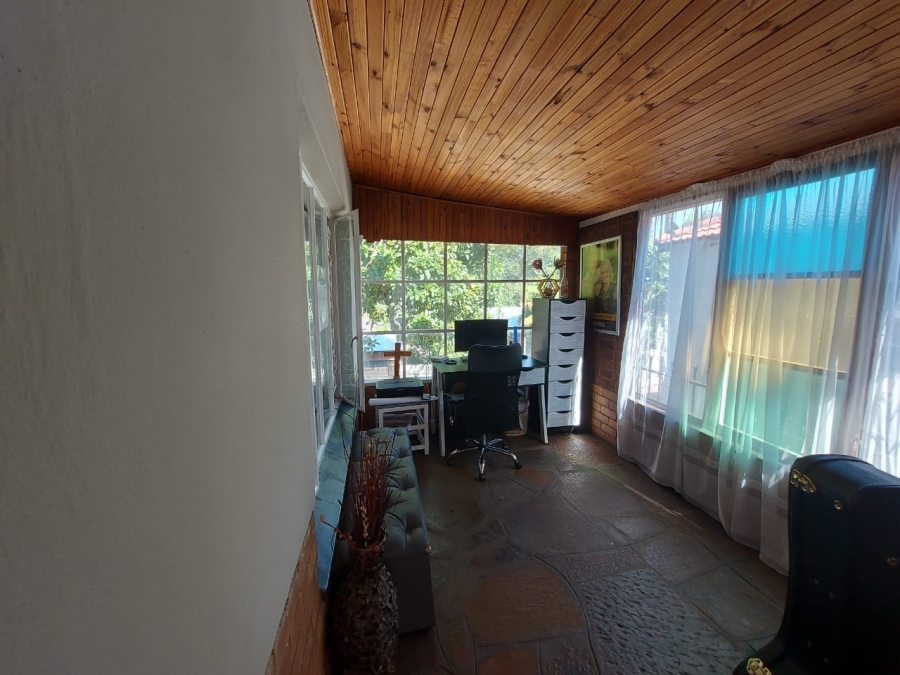 3 Bedroom Property for Sale in Mountain View Gauteng