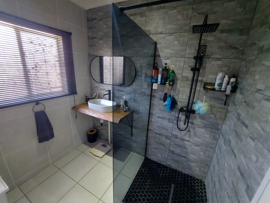 3 Bedroom Property for Sale in Mountain View Gauteng