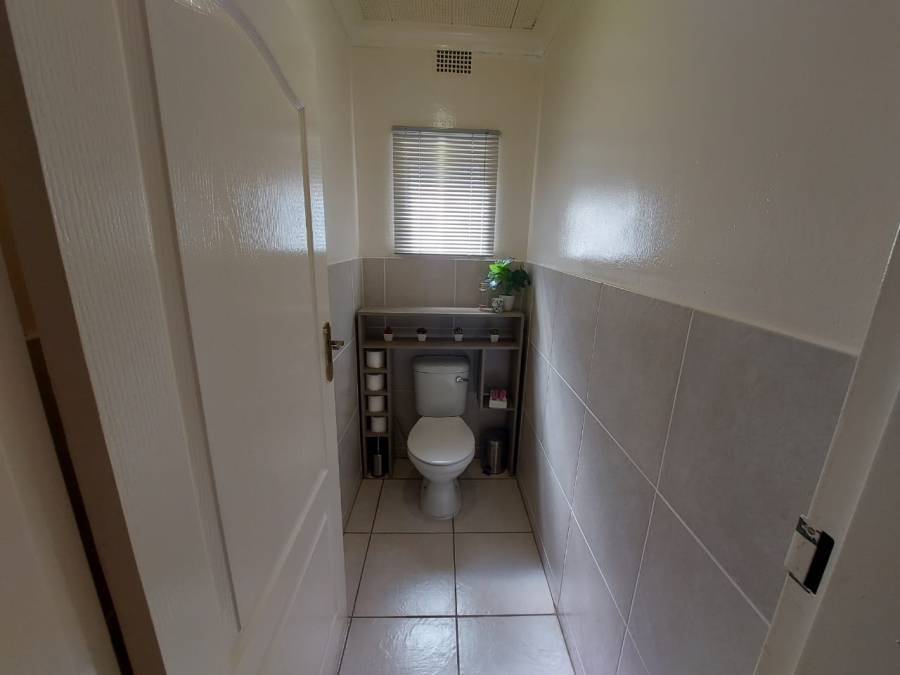 3 Bedroom Property for Sale in Mountain View Gauteng