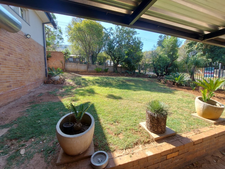 3 Bedroom Property for Sale in Mountain View Gauteng