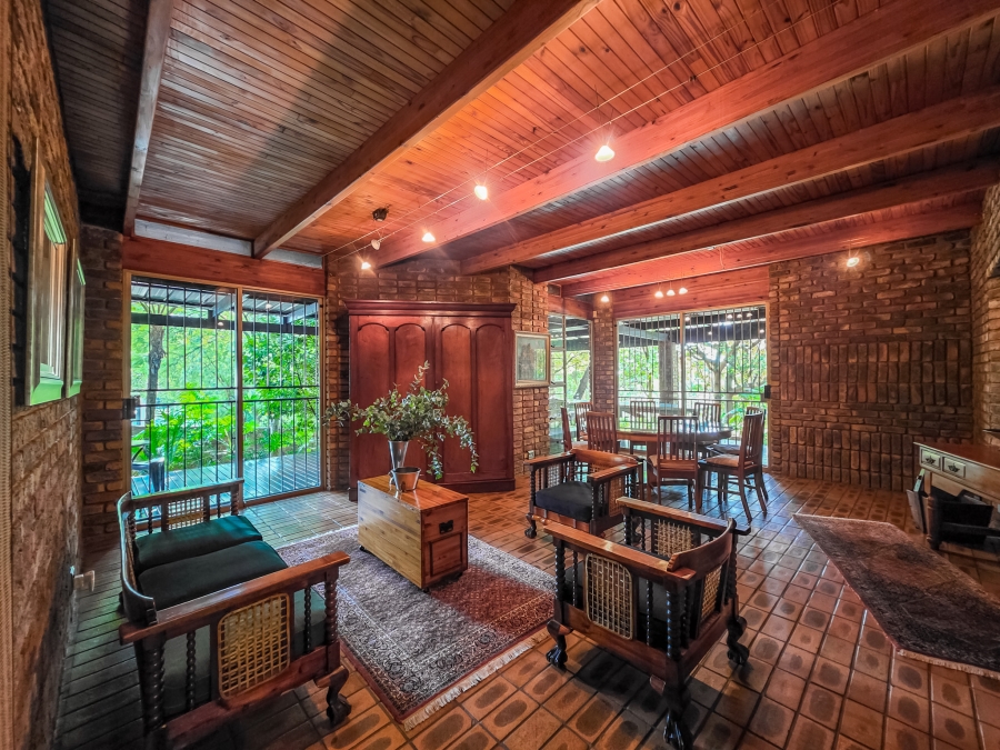 5 Bedroom Property for Sale in Waterkloof Ridge Gauteng