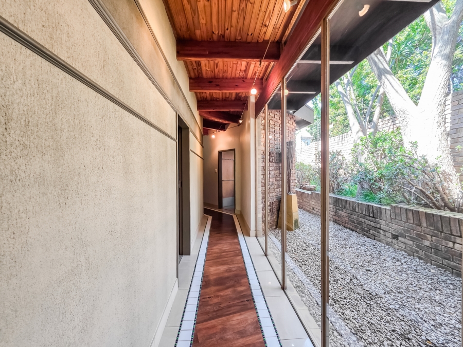 5 Bedroom Property for Sale in Waterkloof Ridge Gauteng