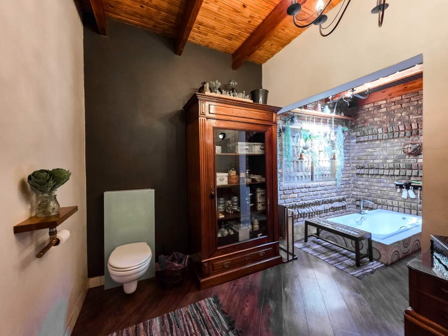 5 Bedroom Property for Sale in Waterkloof Ridge Gauteng