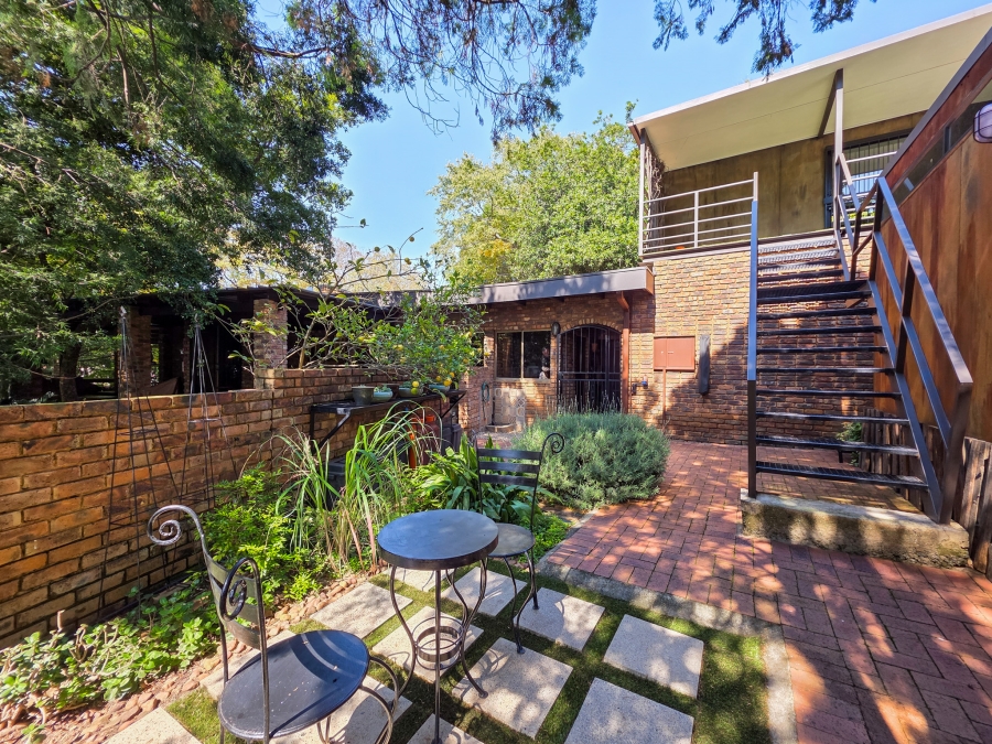 5 Bedroom Property for Sale in Waterkloof Ridge Gauteng