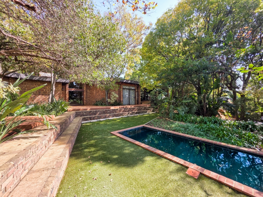 5 Bedroom Property for Sale in Waterkloof Ridge Gauteng