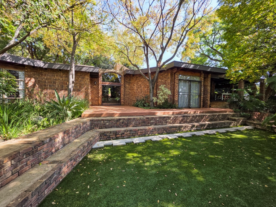 5 Bedroom Property for Sale in Waterkloof Ridge Gauteng