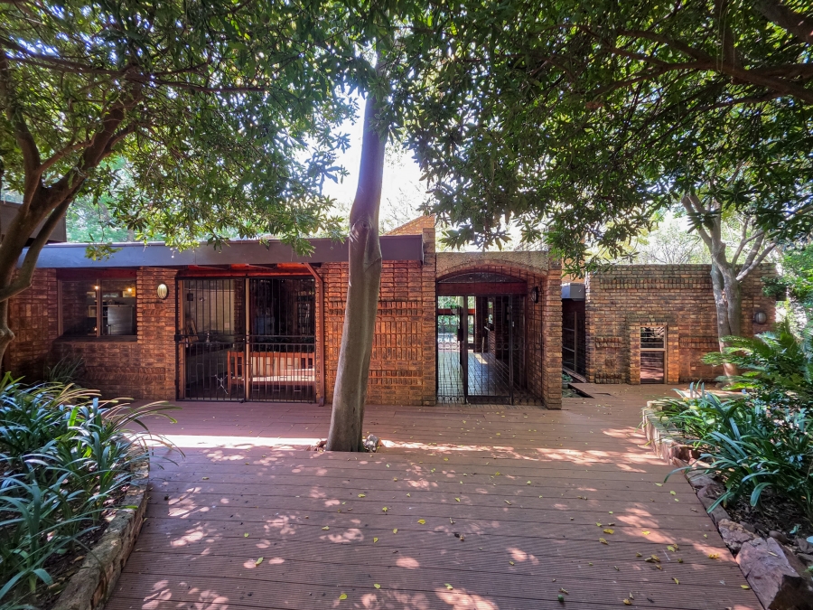 5 Bedroom Property for Sale in Waterkloof Ridge Gauteng