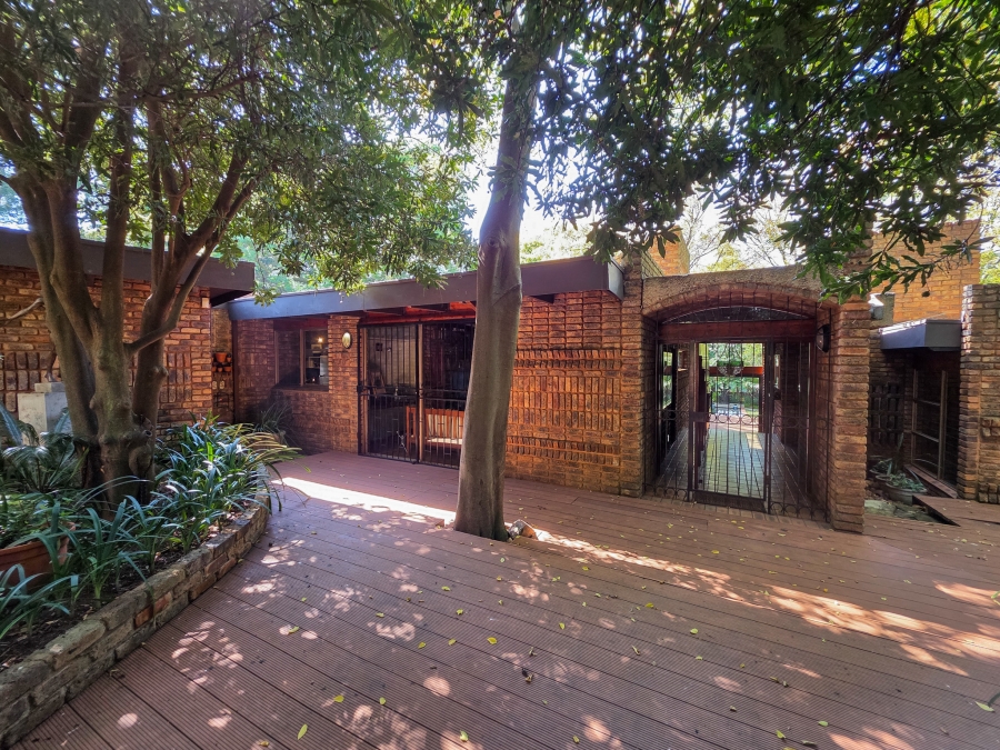 5 Bedroom Property for Sale in Waterkloof Ridge Gauteng