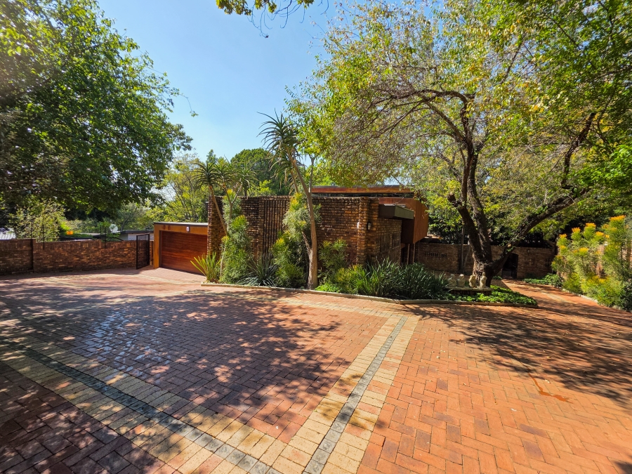 5 Bedroom Property for Sale in Waterkloof Ridge Gauteng