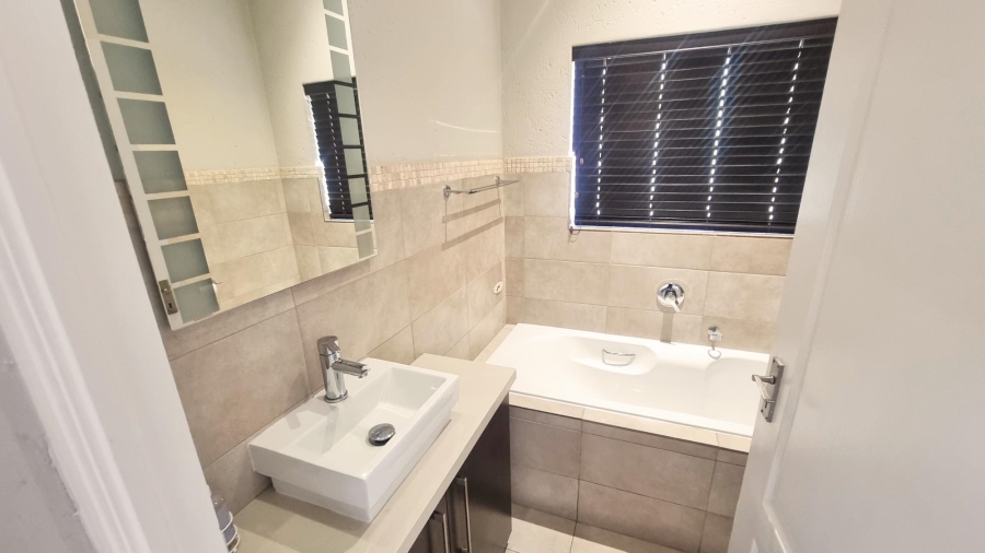 3 Bedroom Property for Sale in Broadacres Gauteng